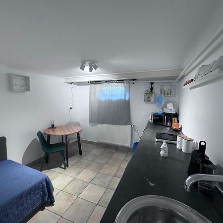 News Studio Bukarest Eksteriør billede
